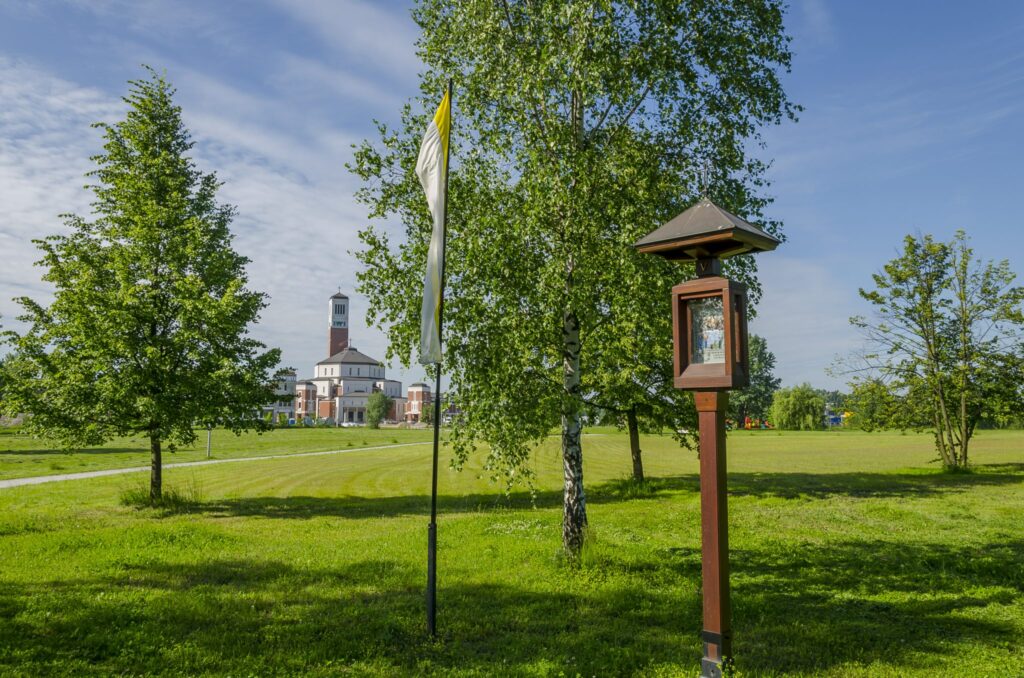 Borek Fałęcki na obrzeżach miasta miejscem na Twój nowy dom .png