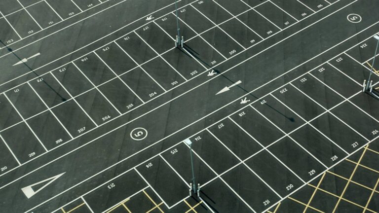 Zdjęcie dotyczące miejsce parkingowe