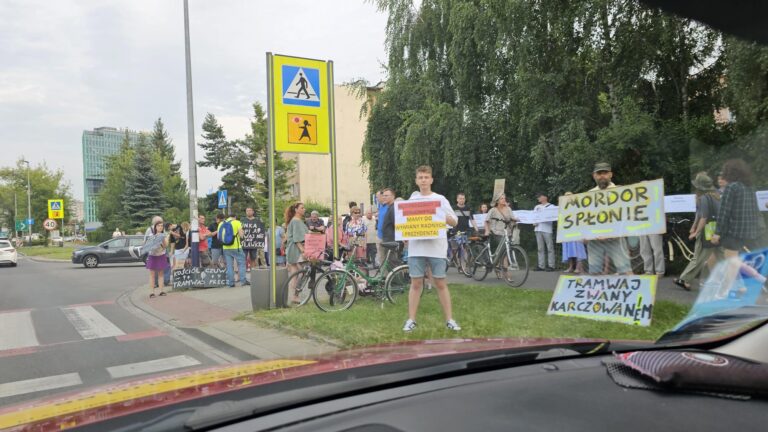 Zdjęcie dotyczące budowy tramwaju